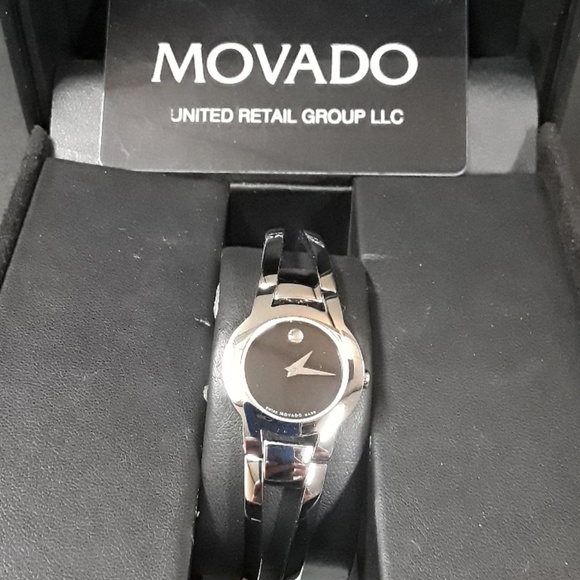 Movado ladies watch needs a battery New - Picture 1 of 4